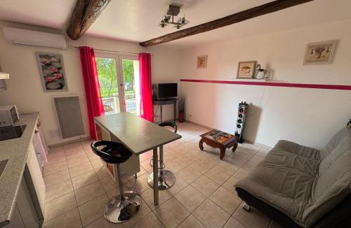 Saint-Come-et-Maruejols Apartment | Maison de charme, pleine nature