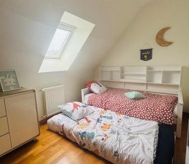 Saint-Jouan-des-Guerets House | Maison de charme avec billard - 5 min de la plage