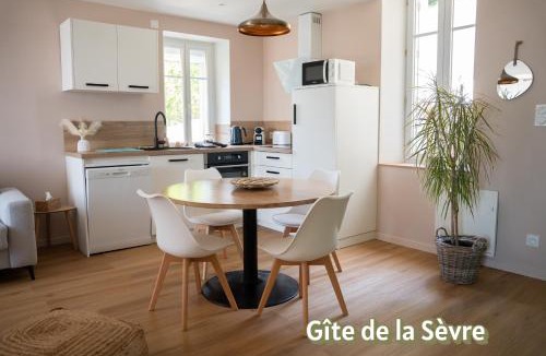 Saint-Laurent-sur-Sevre House | Maison de la Rochejaquelein