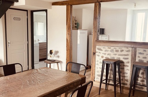 Saint-Santin-Cantales House | Maison de Bourg Cantalienne