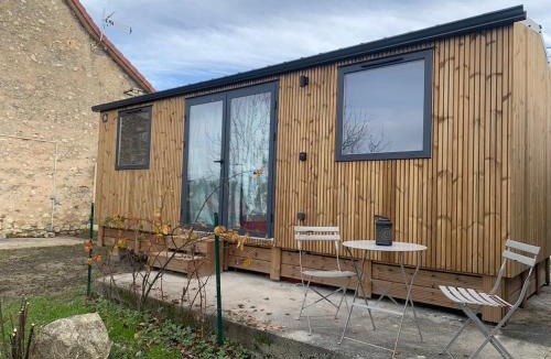Belley Apartment | Maison de jardin vue montagne