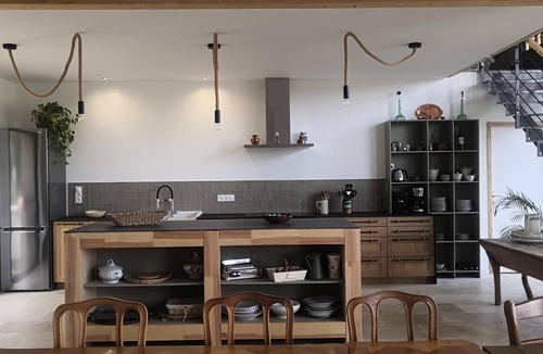 Merville House | Maison de L'orée, Grange Rénovée en Logement de Vacances