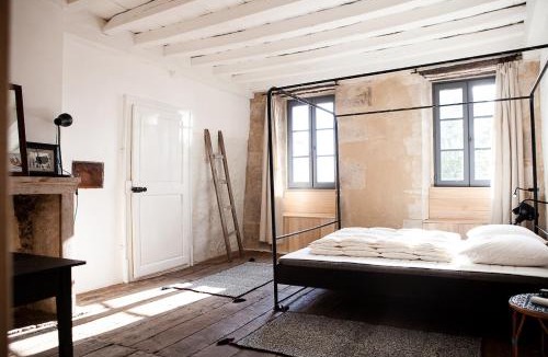 Flavigny-sur-Ozerain House | Maison de la fontaine