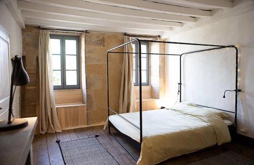 Flavigny-sur-Ozerain House | Maison de la fontaine