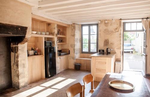 Flavigny-sur-Ozerain House | Maison de la fontaine