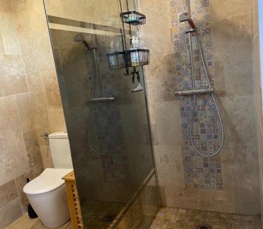 Razac-de-Saussignac House | Maison de la petite sorcière