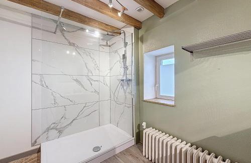 Saint-Maurice-l'Exil Apartment | Maison de la Roche