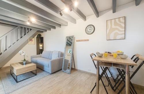 Saint-Maurice-l'Exil Apartment | Maison de la Roche