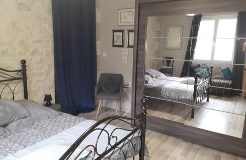 Tombeboeuf Apartment | Maison de la Gare