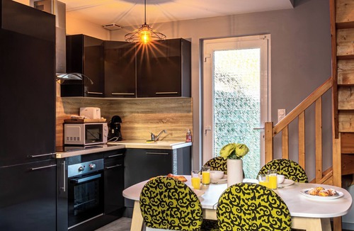Mesnil-Val-Plage House | Maison de la mer with its exterior close to the sea. Pets welcome!