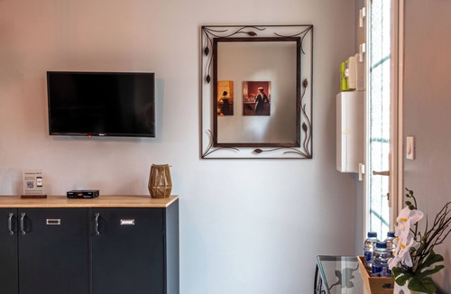 Mesnil-Val-Plage House | Maison de la mer with its exterior close to the sea. Pets welcome!