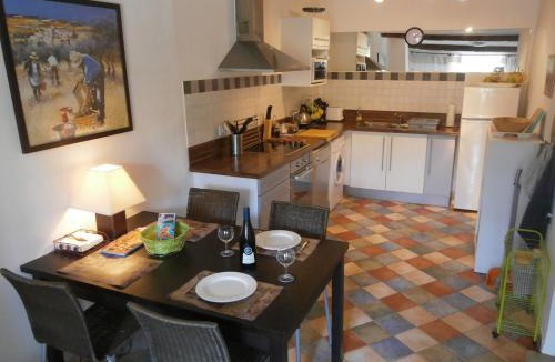 Saint-Chinian Apartment | Maison de la Place