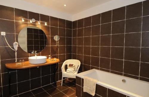 Valence Bed & Breakfast | Maison de la Pra