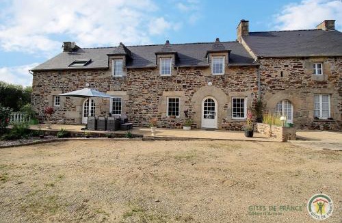 Plenee-Jugon House | Maison de la ville-j