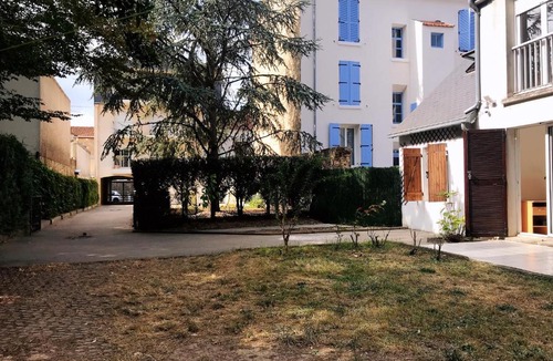 Villejuif Apartment | Maison de Longde-Appartement avec 2 chambres