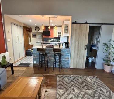 Perigueux Apartment | Maison DE LUR