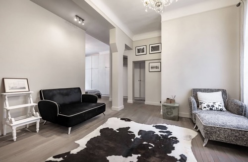 Quartier de la Plaine-de-Monceaux House | Maison de Luxe Service VIP - Nadia Comaneci