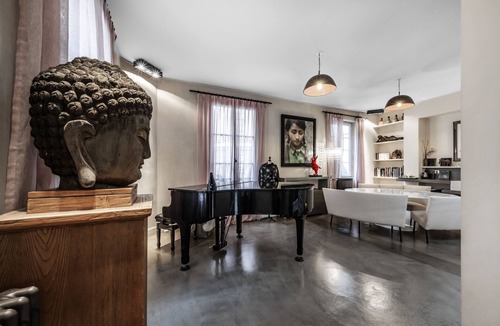 Quartier de la Plaine-de-Monceaux House | Maison de Luxe Service VIP - Nadia Comaneci