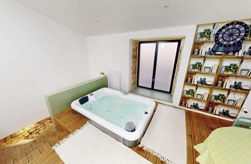 Poussan Villa | Maison de maître à Poussan - 6 pers, spa et charme ancien - FR-1-785-21