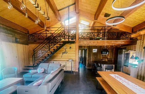 Egat House | Maison de Montagne Neuve 135 m2 Avec Salle de Jeu. Et Sauna