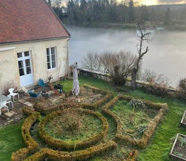 Avallon House | Maison de Noble Nicolas