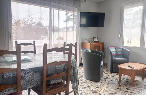 Jullouville House | Maison de plain-pied avec terrasse, centre ville, à 150m de la plage - FR-1-361-334
