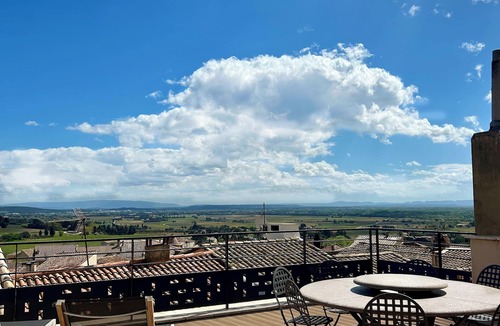 Chateauneuf-du-Pape House | Maison de Village Entièrement Rénovée