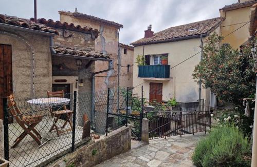 La Croix-sur-Roudoule Apartment | Maison de village