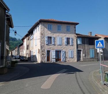 Miramont-de-Comminges Apartment | Maison de village commingeoise