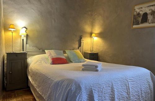 Saint-Etienne-de-l'Olm Villa | Maison de village avec piscine