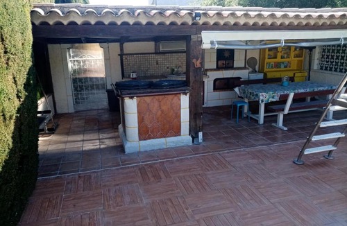 Six-Fours-les-Plages House | Maison de Vacances les Pins piscine chauffée