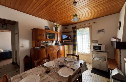 Saint-Jean-de-Monts House | Maison de vacances 3 pièces, 4 couchages à 1000 m de l'océan, cadre paisible avec cour et parking - FR-1-224C-63