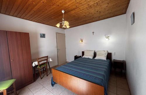Saint-Jean-de-Monts House | Maison de vacances 3 pièces, 4 couchages à 1000 m de l'océan, cadre paisible avec cour et parking - FR-1-224C-63