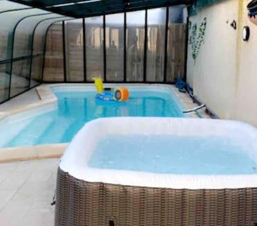 Saint-Loup-de-Naud House | Maison de vacances avec piscine chauffée et spa