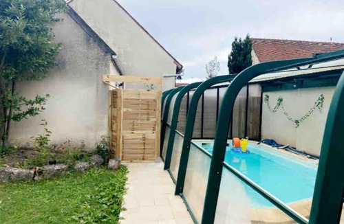 Saint-Loup-de-Naud House | Maison de vacances avec piscine chauffée et spa