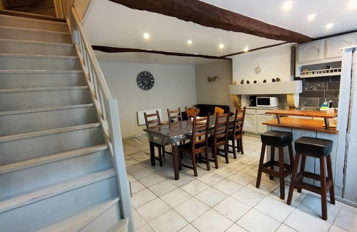 Mouzon House | Maison de Vacances à Proximité de la Nature