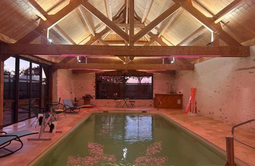 Saint-Victeur House | MAISON DE VACANCES AVEC PISCINE INTERIEURE - Le Grand Champagne