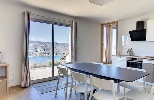 Bilieu House | Maison de Vacances Avec une vue Exceptionnelle sur lac de Paladru