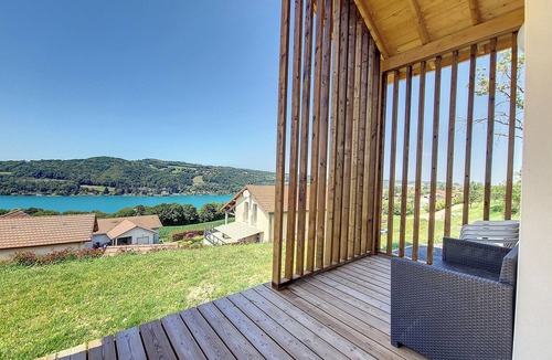 Bilieu House | Maison de Vacances Avec une vue Exceptionnelle sur lac de Paladru