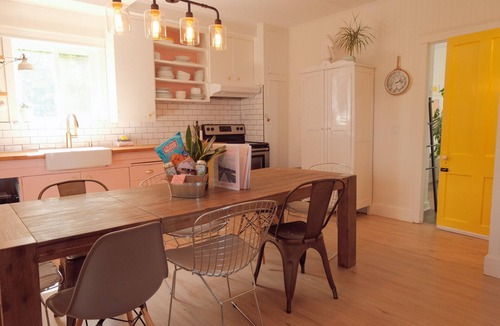 Rimouski Ski Chalet | Maison de Vacances à Ste-luce-sur-mer - Directement sur la Plage Municipale