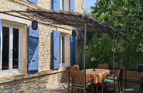 Saint-Mard House | Maison de Vacances en Pierre Avec Piscine