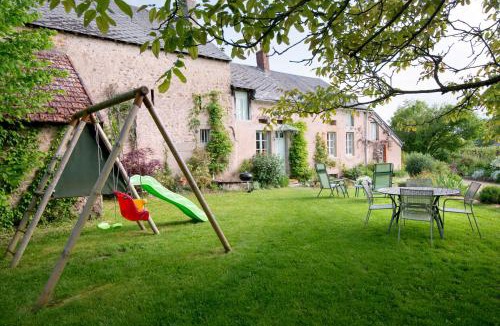 Menessaire House | Maison de vacances Les Mésanges, à Ménessaire