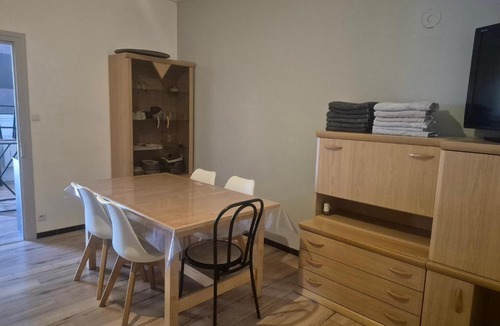 Dompierre-sur-Besbre House | Maison de ville à 10 min du PAL