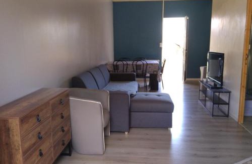 Dompierre-sur-Besbre House | Maison de ville - proche Le Pal - Dompierre