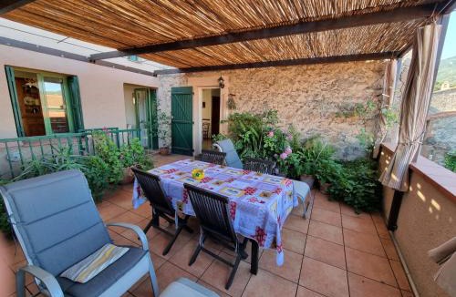 Laroque-des-Alberes House | Maison de village Casa del Puig