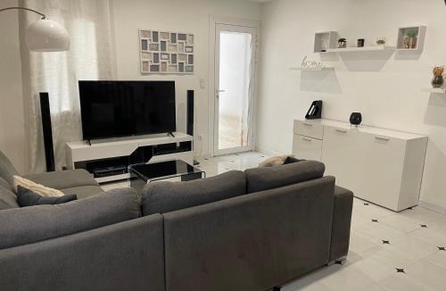 Sainte-Marie-la-Mer Apartment | Maison de village proche mer