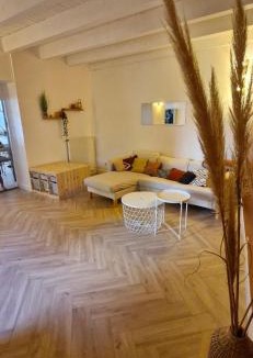 Villeneuve-de-Berg Apartment | Maison de ville en pierre - 6 couchages