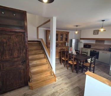 Esquieze-Sere House | Maison de village rénovée