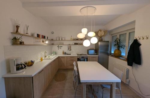 Montreuil-Poulay House | Maison de village en bocage