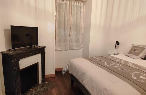 Maligny Apartment | Maison de village à maligny 89